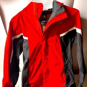 The North Face Boys Nimbostratus Triclimate jacket lined RED/GRAPHITE L 14/16
